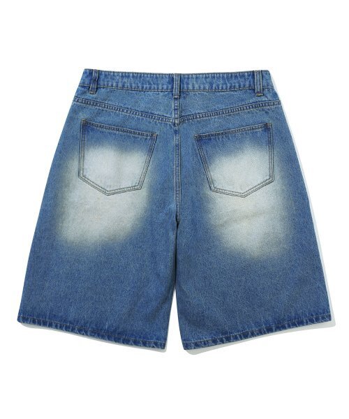 TRILLION(トリリオン)の「フロントウォッシングバミューダデニムショーツ(MIDDLE BLUE)(その他パンツ・レディース・その他・MEDIUM/LARGE/X-LARGE)」の4枚目の写真