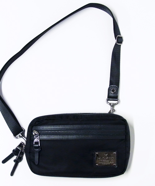 MAKAVELIC(マキャベリック)の「【MAKAVELIC】3WAY SHOULDER POUCH(ボディバッグ/ウエストポーチ・メンズ・ホワイト/ブラック/ネイビー・FREE)」の1枚目の写真
