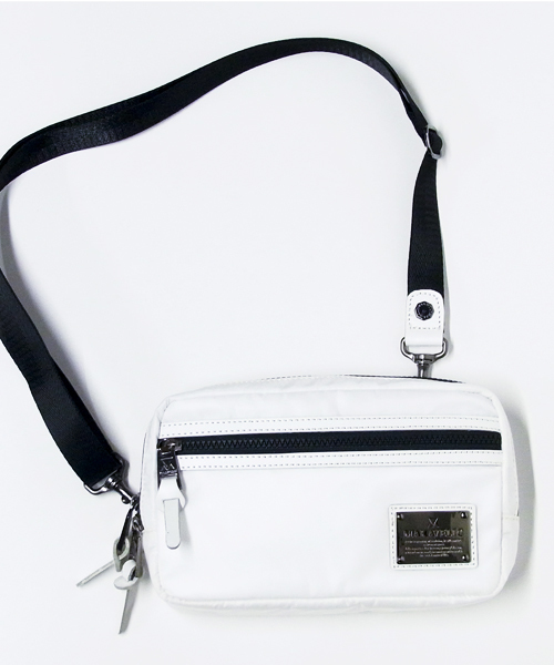 MAKAVELIC(マキャベリック)の「【MAKAVELIC】3WAY SHOULDER POUCH(ボディバッグ/ウエストポーチ・メンズ・ホワイト/ブラック/ネイビー・FREE)」の4枚目の写真