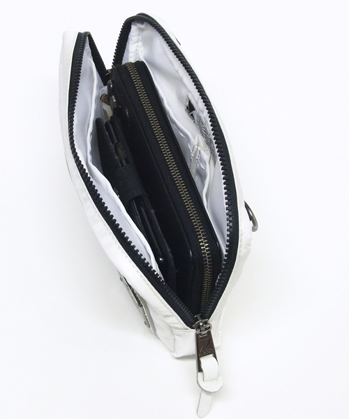 MAKAVELIC(マキャベリック)の「【MAKAVELIC】3WAY SHOULDER POUCH(ボディバッグ/ウエストポーチ・メンズ・ホワイト/ブラック/ネイビー・FREE)」の8枚目の写真