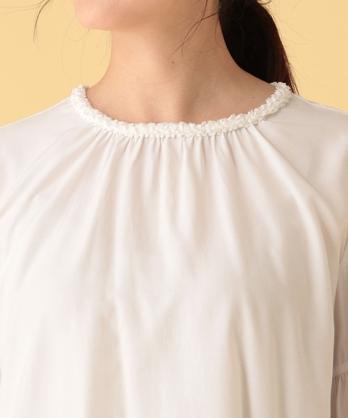 Elura(エルーラ)の「ネックビジューブラウス/602142(シャツ/ブラウス・レディース・ホワイト・FREE)」の6枚目の写真