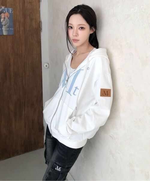 MUCENT(ムセント)の「ワディアプリケロゴフードジップアップ 男女共用 (3カラー)(パーカー・レディース・ブラック/グレー/ホワイト・FREE)」の19枚目の写真