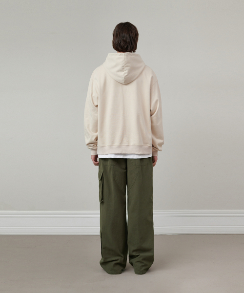 GLW(ジーエルダブリュ)の「オーバーサイズランダウンロゴフードベージュ(パーカー・レディース・その他・SMALL/MEDIUM/LARGE)」の5枚目の写真