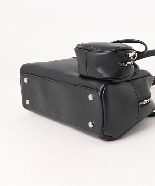 en CAnAF(エンカナフ)の「【持つだけでこなれ見え】ミニバッグチャーム付き ショルダーバッグ(ショルダーバッグ・レディース・ブラウン/キャメル/アイボリー/ブラック・フリー)」の14枚目の写真