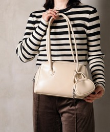 en CAnAF（エンカナフ）の「【持つだけでこなれ見え】ミニバッグチャーム付き ショルダーバッグ（ショルダーバッグ）」