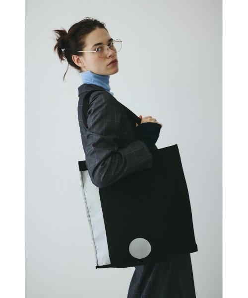 HeRIN.CYE（ヘリンドットサイ）の「Big tote bag　　ビッグトートバッグ（トートバッグ・レディース・グレー/ブラック/ピンク・FREE）」の2枚目の写真