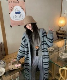【韓国トレンド】ふわっと軽いボーダーロングニットガウン