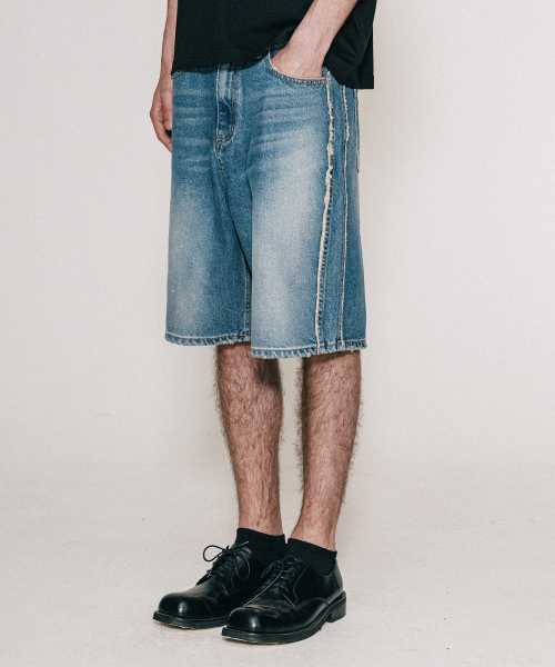 VASTIC(バスティック)の「サイドカットオフデニムハーフパンツ_ブルー(その他パンツ・メンズ・その他・LARGE/MEDIUM/X-LARGE)」の1枚目の写真