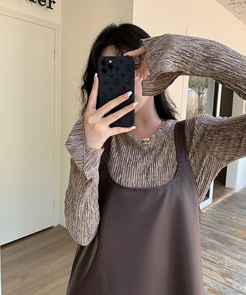 gossip！ロサンゼルス（ゴシップロサンゼルス）の「UネックTシャツ＆ 合成皮革キャミソールワンピース　Y2Kセットアップ（セットアップ・レディース・ブラウン・S/M）」の16枚目の写真