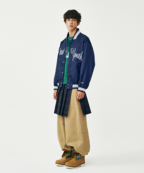 FROM ARLES（フロムアルル）の「ARシンボルバスティジャケット / ネイビー（スタジャン・メンズ・ネイビー・MEDIUM/LARGE）」の3枚目の写真