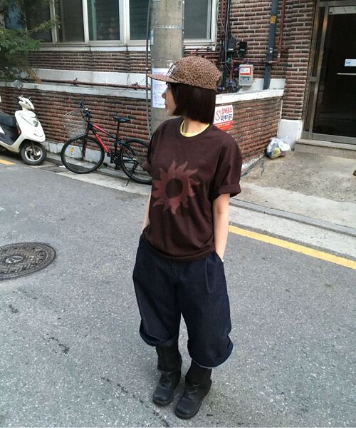 S'EST(エスイーエスティー)の「Solaris T-shirts Brown(Tシャツ/カットソー・メンズ・ブラウン・SMALL/MEDIUM/LARGE/X-LARGE)」の7枚目の写真
