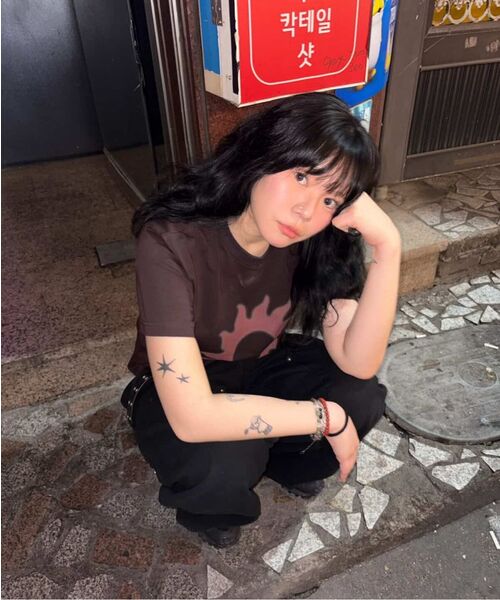 S'EST(エスイーエスティー)の「Solaris T-shirts Brown(Tシャツ/カットソー・メンズ・ブラウン・SMALL/MEDIUM/LARGE/X-LARGE)」の4枚目の写真