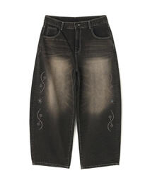 スタッズ」に該当するレディースのデニムパンツ（ブラック/黒色系