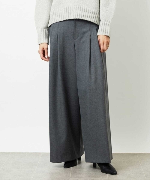 MICHEL KLEIN(ミッシェル・クラン)の「2タックワイドパンツ(その他パンツ・レディース・ライトベージュ/チャコールグレー・38)」の2枚目の写真