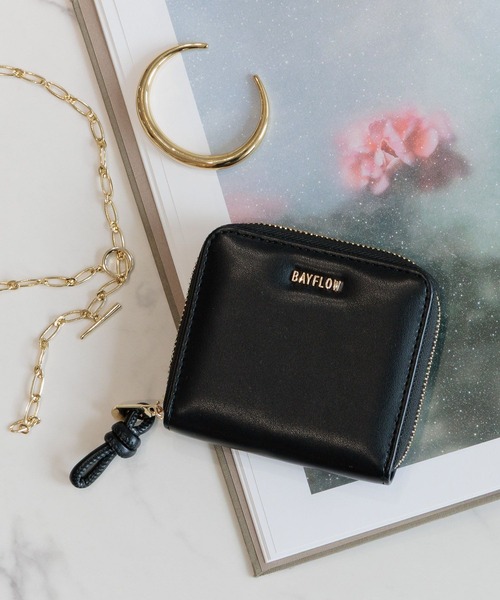 BAYFLOW(ベイフロー)の「ノットハンドルファスナーウォレット(財布・レディース・ブラック/キャメル/クリーム・FREE)」の2枚目の写真