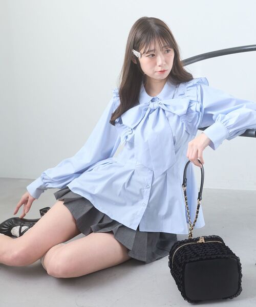 MAJESTIC LEGON（マジェスティックレゴン）の「ショルダーフリルボウタイブラウス（シャツ/ブラウス・レディース・ホワイト系その他2/ブルー/オフホワイト・MEDIUM）」の3枚目の写真