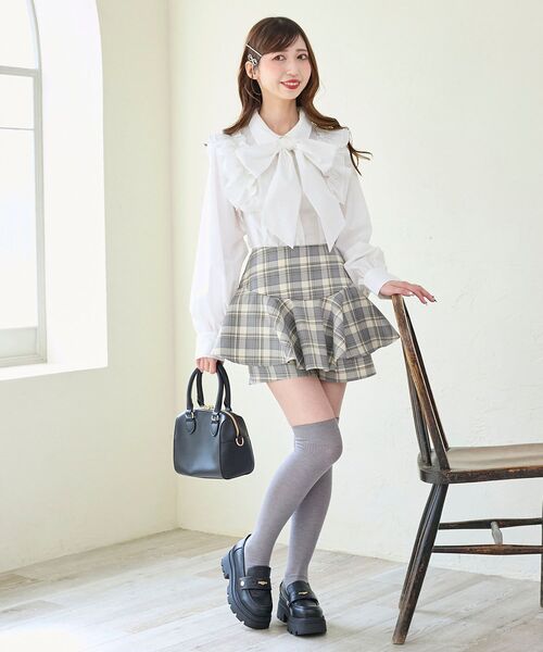 MAJESTIC LEGON（マジェスティックレゴン）の「ショルダーフリルボウタイブラウス（シャツ/ブラウス・レディース・ホワイト系その他2/ブルー/オフホワイト・MEDIUM）」の11枚目の写真