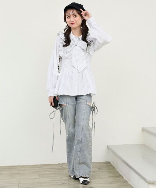 MAJESTIC LEGON（マジェスティックレゴン）の「ショルダーフリルボウタイブラウス（シャツ/ブラウス・レディース・ホワイト系その他2/ブルー/オフホワイト・MEDIUM）」の18枚目の写真