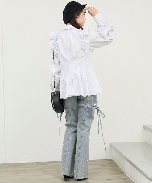 MAJESTIC LEGON（マジェスティックレゴン）の「ショルダーフリルボウタイブラウス（シャツ/ブラウス・レディース・ホワイト系その他2/ブルー/オフホワイト・MEDIUM）」の20枚目の写真