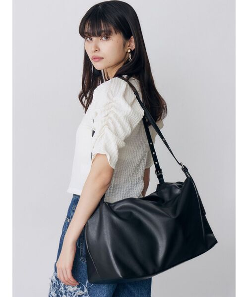 MURUA（ムルーア）の「レクタングルボストンバッグ（ボストンバッグ・レディース・ベージュ/ブラック・FREE）」の11枚目の写真