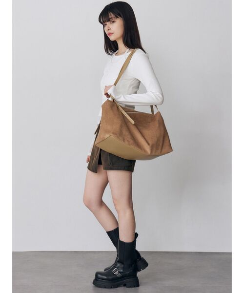 MURUA（ムルーア）の「レクタングルボストンバッグ（ボストンバッグ・レディース・ベージュ/ブラック・FREE）」の7枚目の写真