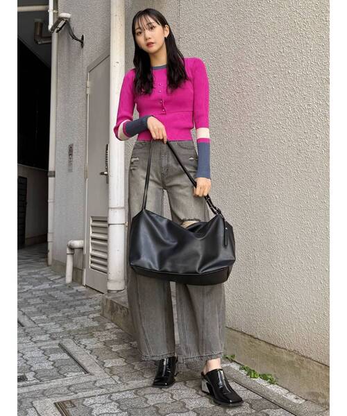 MURUA（ムルーア）の「レクタングルボストンバッグ（ボストンバッグ・レディース・ベージュ/ブラック・FREE）」の3枚目の写真