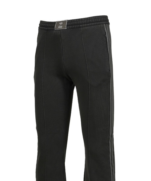 adidas(アディダス)の「AVAVAV AV TRACK PANT(その他パンツ・レディース・ブラック・LARGE/MEDIUM/SMALL)」の2枚目の写真