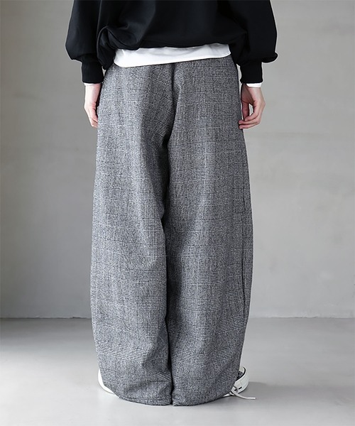 solamonat poche(ソラモナポッシェ)の「ウール カーヴィーパンツ(その他パンツ・レディース・グレー/ハウンドトゥース/チェック/Black・2/1/0)」の8枚目の写真