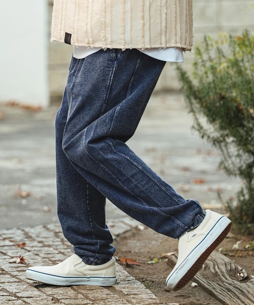 CAMBIO（カンビオ）の「mp14464- Chemical Wash Indigo Tuck Sweat  Pants スウェットパンツ(CMP-261-001)（スウェットパンツ・メンズ・インディゴブルー/ケミカルウォッシュ・L/M/S）」の2枚目の写真