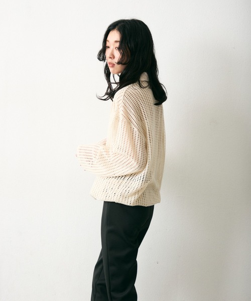 Lutim by u(ルチバイユー)の「メッシュ2WAYシルエットポロトップス(Tシャツ/カットソー・レディース・ブラック/ナチュラル/ブラック系その他・FREE)」の4枚目の写真