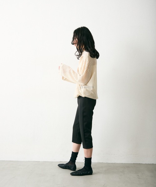 Lutim by u(ルチバイユー)の「メッシュ2WAYシルエットポロトップス(Tシャツ/カットソー・レディース・ブラック/ナチュラル/ブラック系その他・FREE)」の7枚目の写真