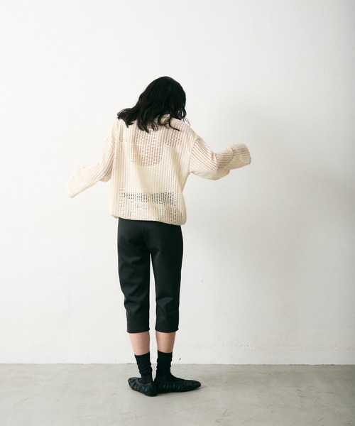 Lutim by u(ルチバイユー)の「メッシュ2WAYシルエットポロトップス(Tシャツ/カットソー・レディース・ブラック/ナチュラル/ブラック系その他・FREE)」の8枚目の写真