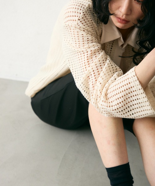 Lutim by u(ルチバイユー)の「メッシュ2WAYシルエットポロトップス(Tシャツ/カットソー・レディース・ブラック/ナチュラル/ブラック系その他・FREE)」の12枚目の写真