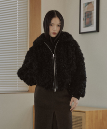 MAIS（マイス）の「CROPPED ZIP-UP FUR JACKET / BLACK（ムートンコート）」