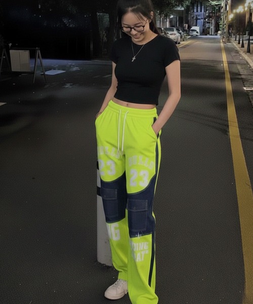 Pt18kg(プラチナイチハチキログラム)の「異素材ミックス×カラーブロックバギーデニム(デニムパンツ・レディース・ピンク/レッド/ブラック/グリーン・FREE)」の16枚目の写真