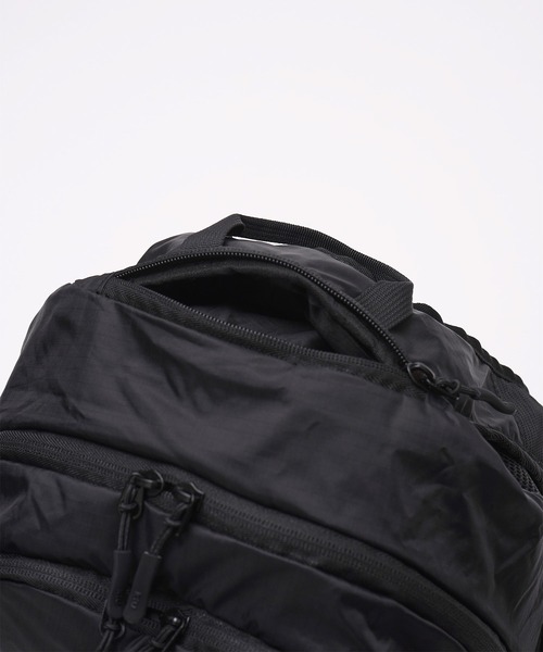 KiU(キウ)の「軽量ライトウェイトフィットバッグ パッカブルバックパック ナイロンリュック(バックパック/リュック・レディース・ブラック/ターコイズブルー/イエロー・FREE)」の16枚目の写真