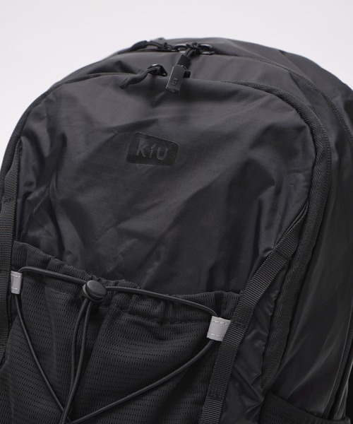 KiU(キウ)の「軽量ライトウェイトフィットバッグ パッカブルバックパック ナイロンリュック(バックパック/リュック・レディース・ブラック/ターコイズブルー/イエロー・FREE)」の9枚目の写真
