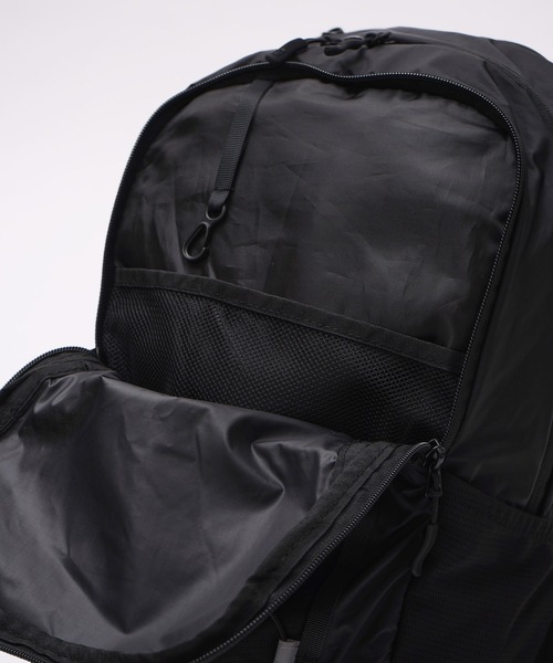 KiU(キウ)の「軽量ライトウェイトフィットバッグ パッカブルバックパック ナイロンリュック(バックパック/リュック・レディース・ブラック/ターコイズブルー/イエロー・FREE)」の8枚目の写真