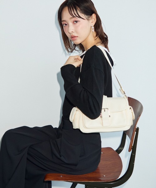 krahe(クレーエ)の「フロントバックル ポケットショルダーバッグ(ショルダーバッグ・レディース・ホワイト/ベージュ/ブラウン・FREE)」の5枚目の写真