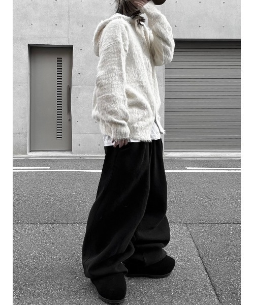 YACA(ヤーカ)の「Shaggy Knit Hoodie/シャギーニットフーディー(パーカー・レディース・ブラック/アイボリー・FREE)」の5枚目の写真