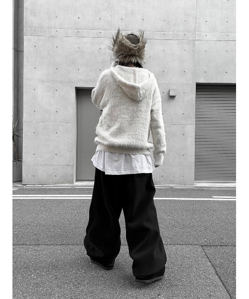YACA(ヤーカ)の「Shaggy Knit Hoodie/シャギーニットフーディー(パーカー・レディース・ブラック/アイボリー・FREE)」の6枚目の写真