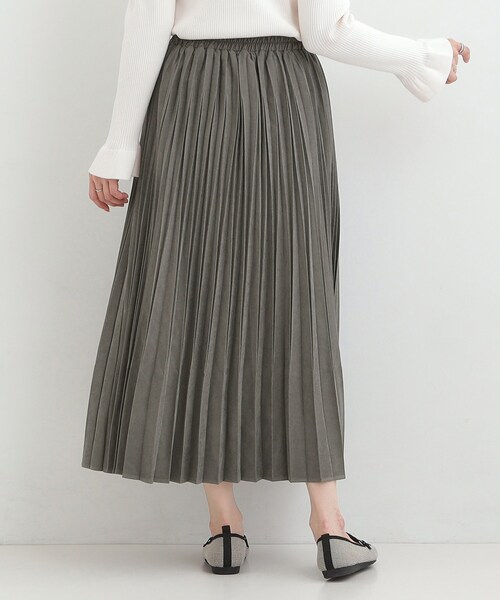 SHOO・LA・RUE(シューラルー)の「【洗濯機可/S-LL】縦ラインですっきり見え スエードライクプリーツスカート(スカート・レディース・チャコールグレー/アイボリー/グリーン系・04/03/02/01)」の16枚目の写真