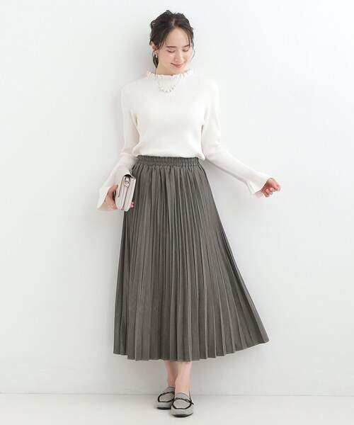 SHOO・LA・RUE(シューラルー)の「【洗濯機可/S-LL】縦ラインですっきり見え スエードライクプリーツスカート(スカート・レディース・チャコールグレー/アイボリー/グリーン系・04/03/02/01)」の15枚目の写真