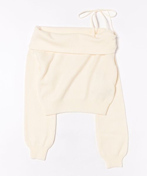 EMODA(エモダ)の「ONE SHOULDER CHOKER KNIT(ニット/セーター・レディース・レッド/グレー/アイボリー/ブラック・FREE)」の2枚目の写真