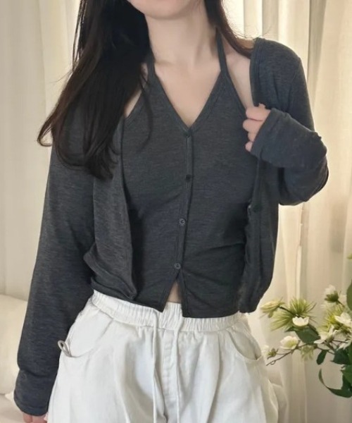 Vini(ヴィニ)の「ホルターネックキャミレイヤードトップス(Tシャツ/カットソー・レディース・グレー/ブラック/ホワイト・FREE)」の3枚目の写真