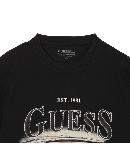 Guess（ゲス）の「Short Sleeves Crew Neck Satin Patch Tee Tシャツ（Tシャツ/カットソー・メンズ・ブラック/アイボリー・LARGE/MEDIUM/SMALL/X-LARGE）」の4枚目の写真