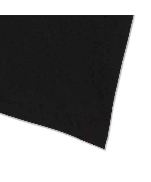 Guess（ゲス）の「Short Sleeves Crew Neck Satin Patch Tee Tシャツ（Tシャツ/カットソー・メンズ・ブラック/アイボリー・LARGE/MEDIUM/SMALL/X-LARGE）」の6枚目の写真
