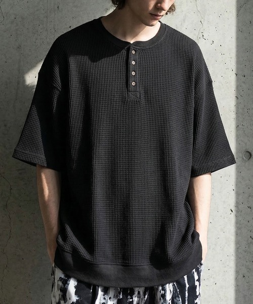 antiqua(アンティカ)の「ワッフル 綿100 ヘンリーネック Tシャツ(Tシャツ/カットソー・レディース・ブラック/カーキ/杢グレー/ナチュラル/ブルー/スミクロ・P/R)」の20枚目の写真