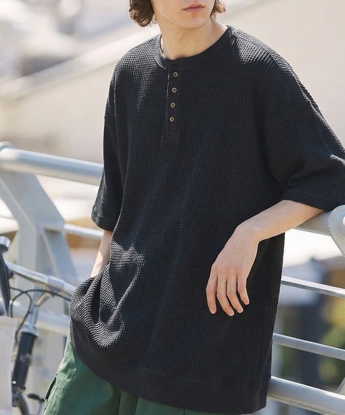 antiqua(アンティカ)の「ワッフル 綿100 ヘンリーネック Tシャツ(Tシャツ/カットソー・レディース・ブラック/カーキ/杢グレー/ナチュラル/ブルー/スミクロ・P/R)」の21枚目の写真
