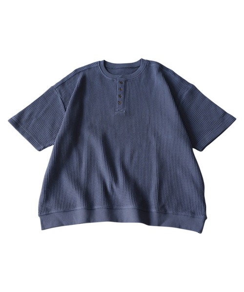antiqua(アンティカ)の「ワッフル 綿100 ヘンリーネック Tシャツ(Tシャツ/カットソー・レディース・ブラック/カーキ/杢グレー/ナチュラル/ブルー/スミクロ・P/R)」の11枚目の写真